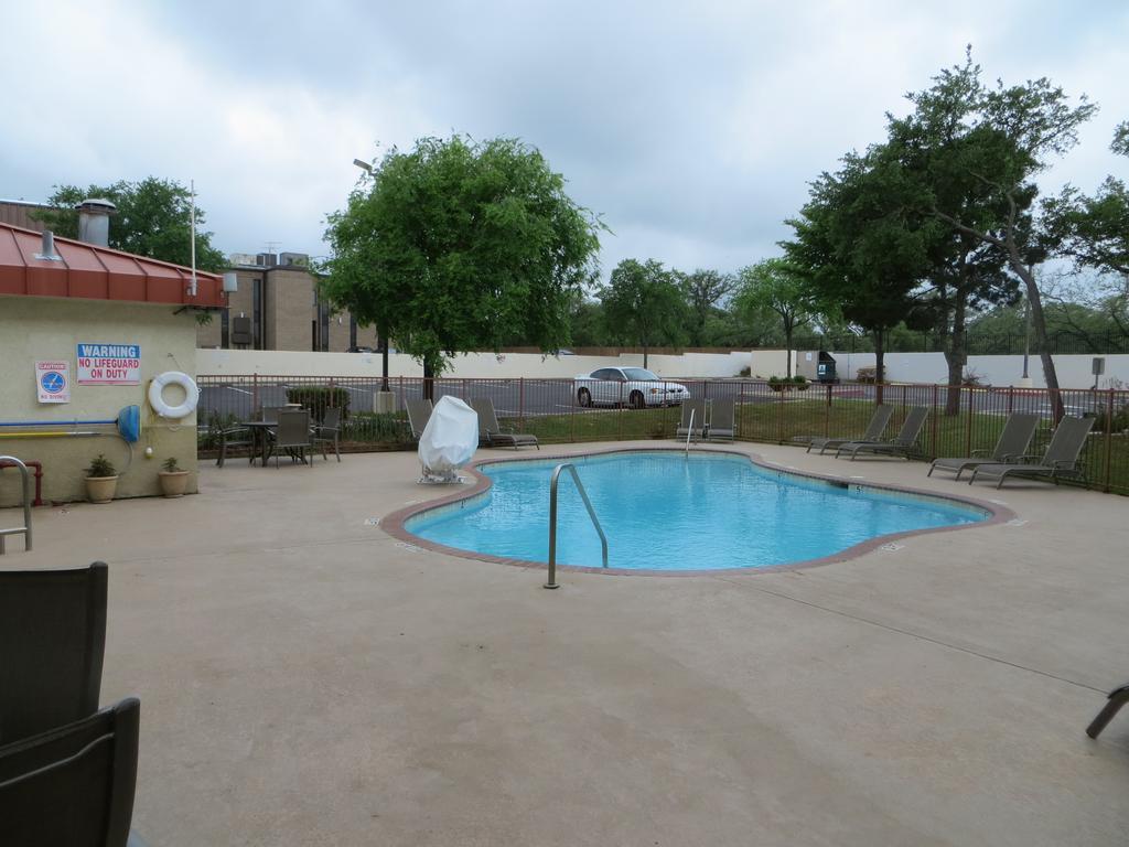 Super 8 By Wyndham Austin North/University Area Kültér fotó